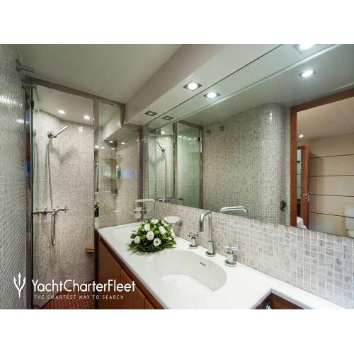 Du Thuyền Raffaeli Ontera 70