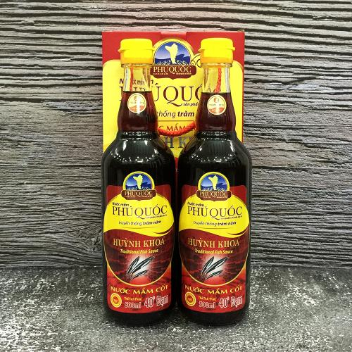 Nước Mắm Cốt Nhĩ Truyền Thống CDĐL Phú Quốc Huỳnh Khoa 40 Độ Đạm – Đậm Vị Nguyên Chất Từ Biển Cả ( 500ml | Hộp 2 Chai )